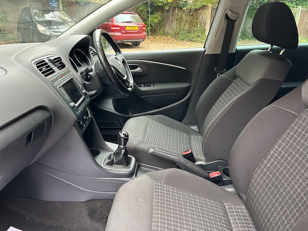 Used Volkswagen Polo 2016 for sale - 76282872: Photo 3