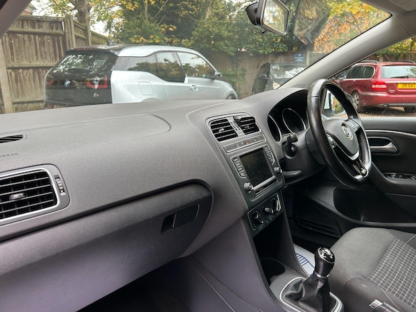Used Volkswagen Polo 2016 for sale - 76282872: Photo 4