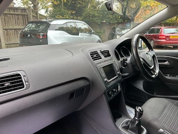Used Volkswagen Polo 2016 for sale - 76282872: Photo 4