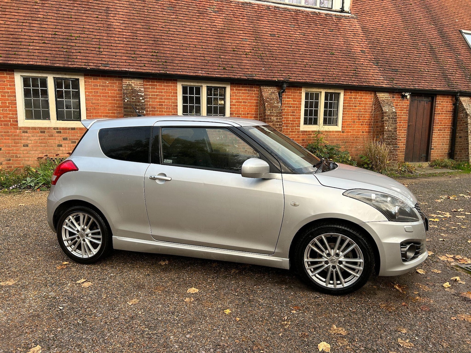 Used Suzuki Swift 2014 for sale - 76498938: Photo 1