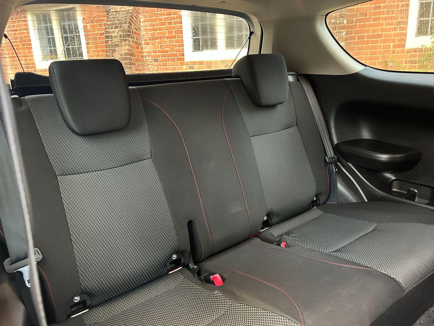 Used Suzuki Swift 2014 for sale - 76498938: Photo 9