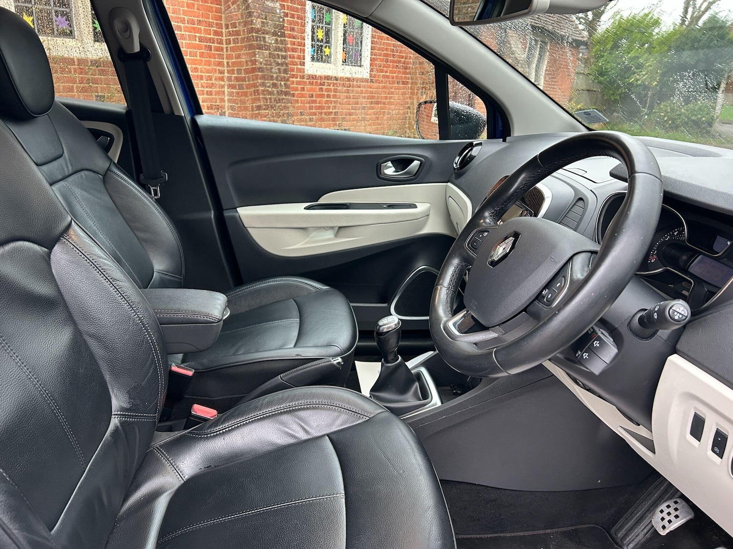 Used Renault Captur 2019 for sale - 76993233: Photo 2