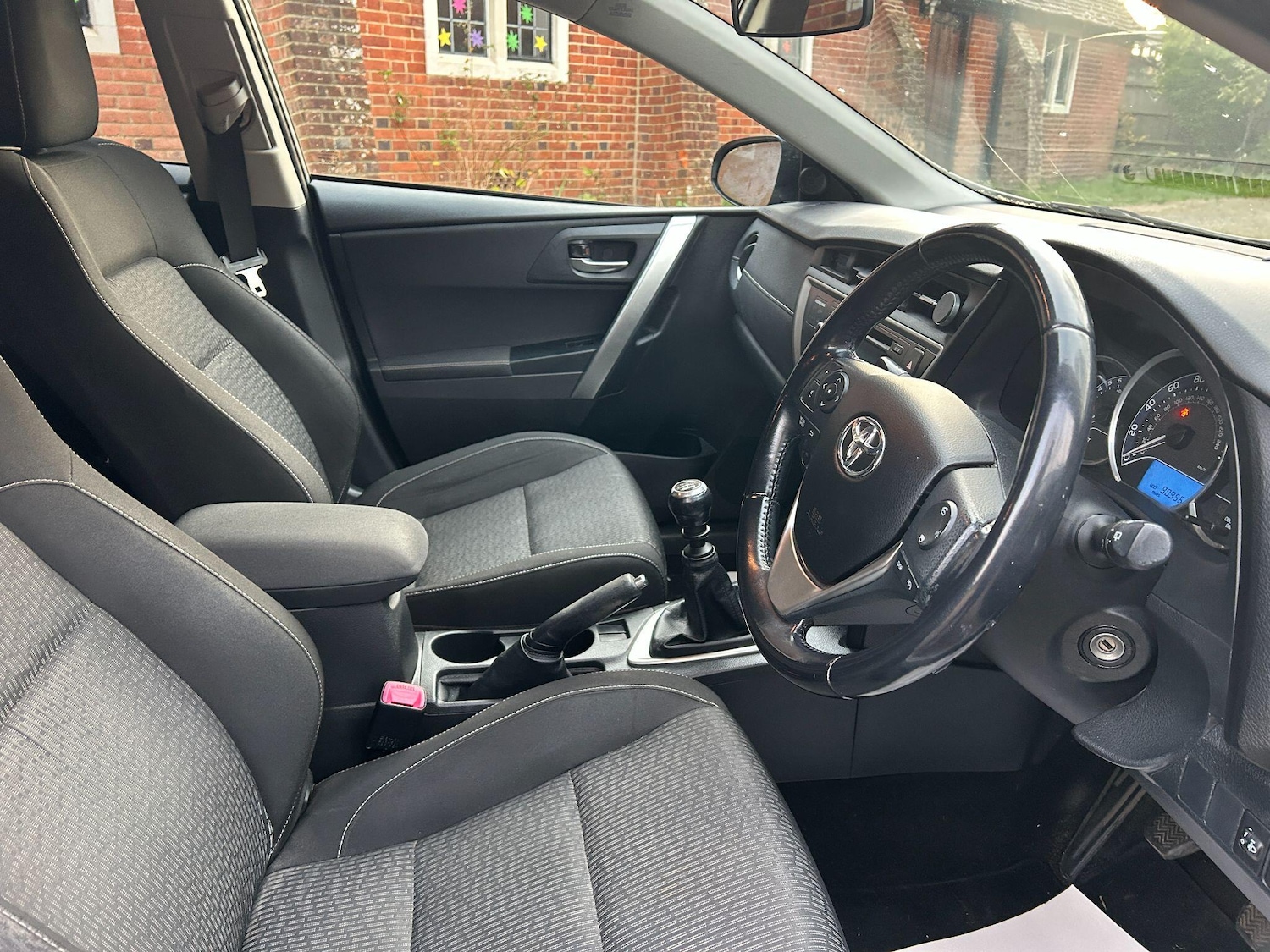 Used Toyota Auris 2015 for sale - 77016283: Photo 2