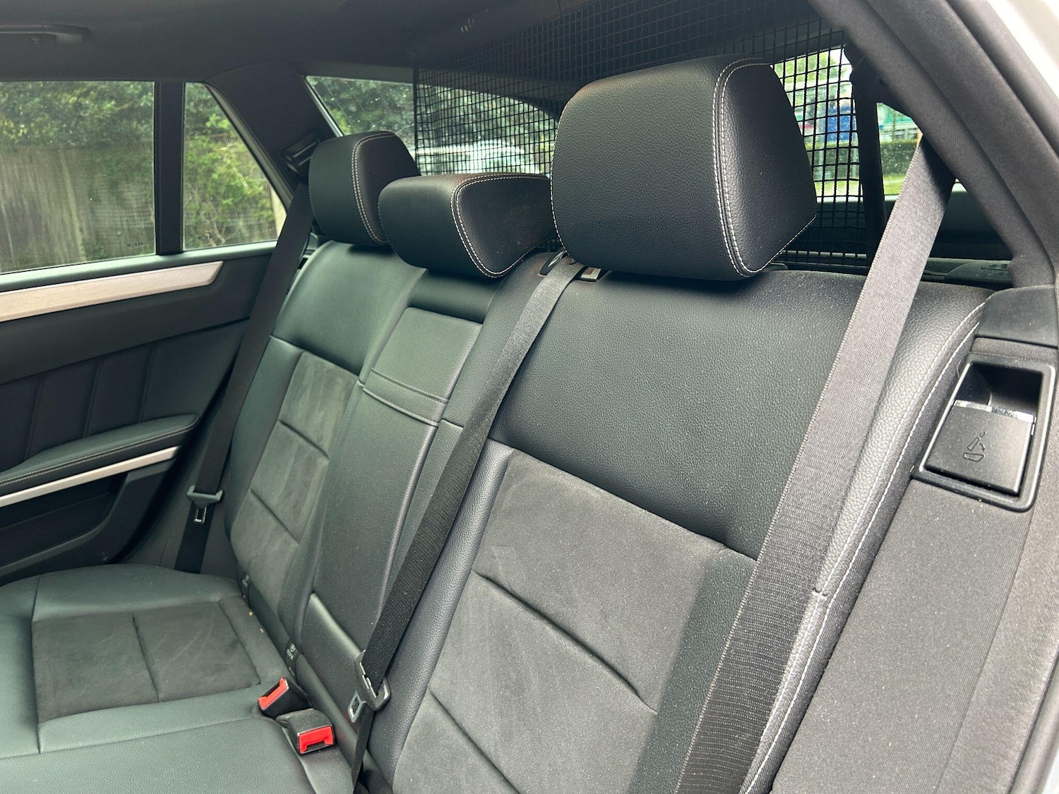 Used Mercedes-Benz E Class 2011 for sale - 76987975: Photo 16