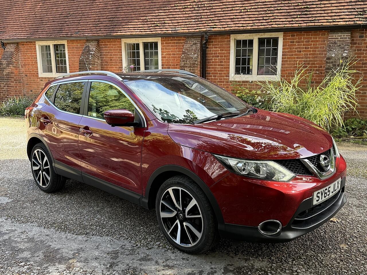 Used Nissan Qashqai 2015 for sale - 76174832: Photo 2