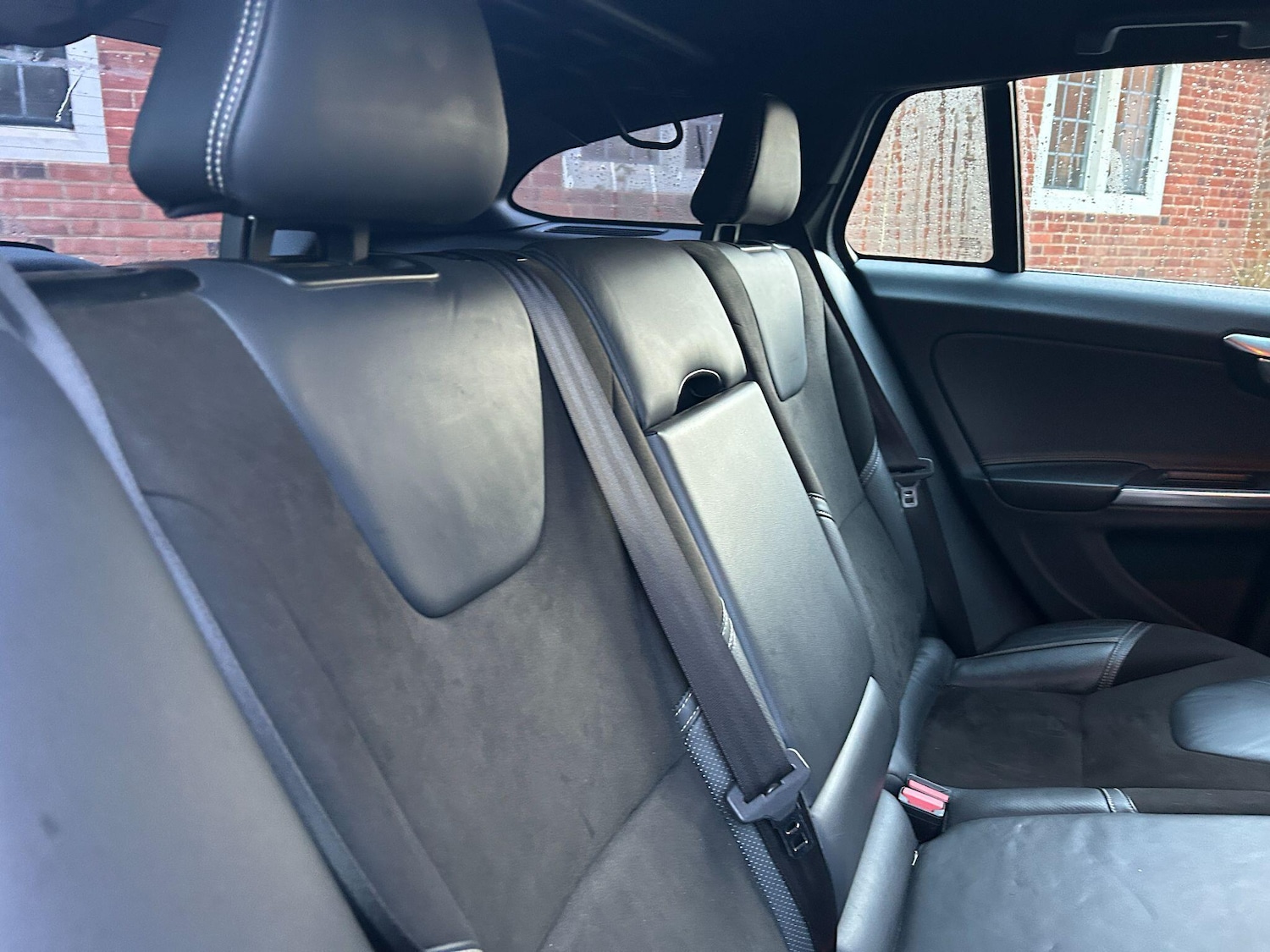 Used Volvo V60 2016 for sale - 76865925: Photo 12