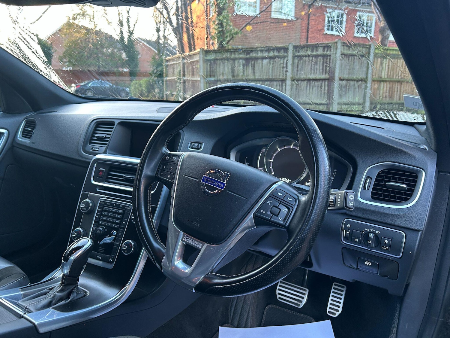 Used Volvo V60 2016 for sale - 76865925: Photo 3