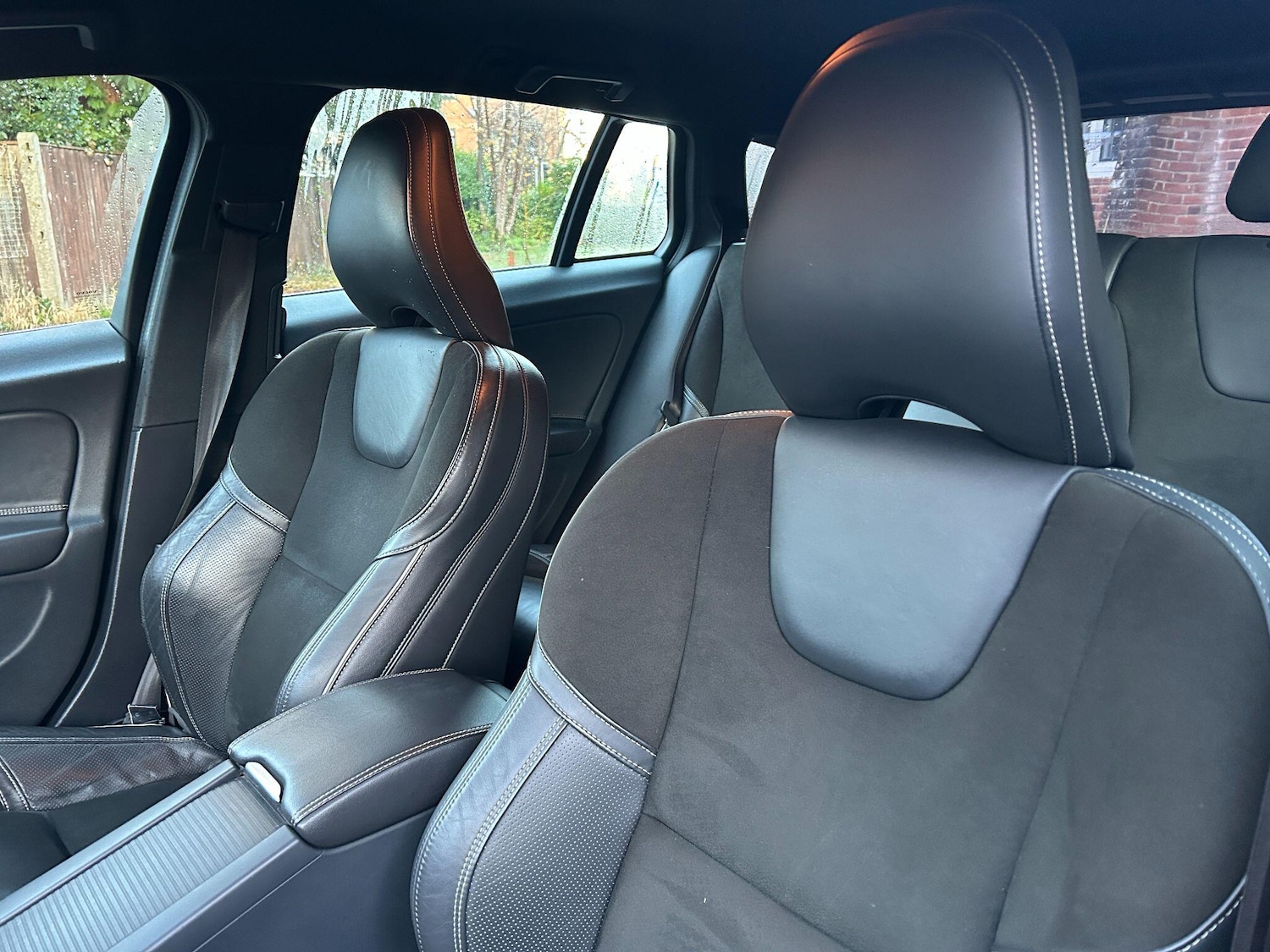 Used Volvo V60 2016 for sale - 76865925: Photo 8