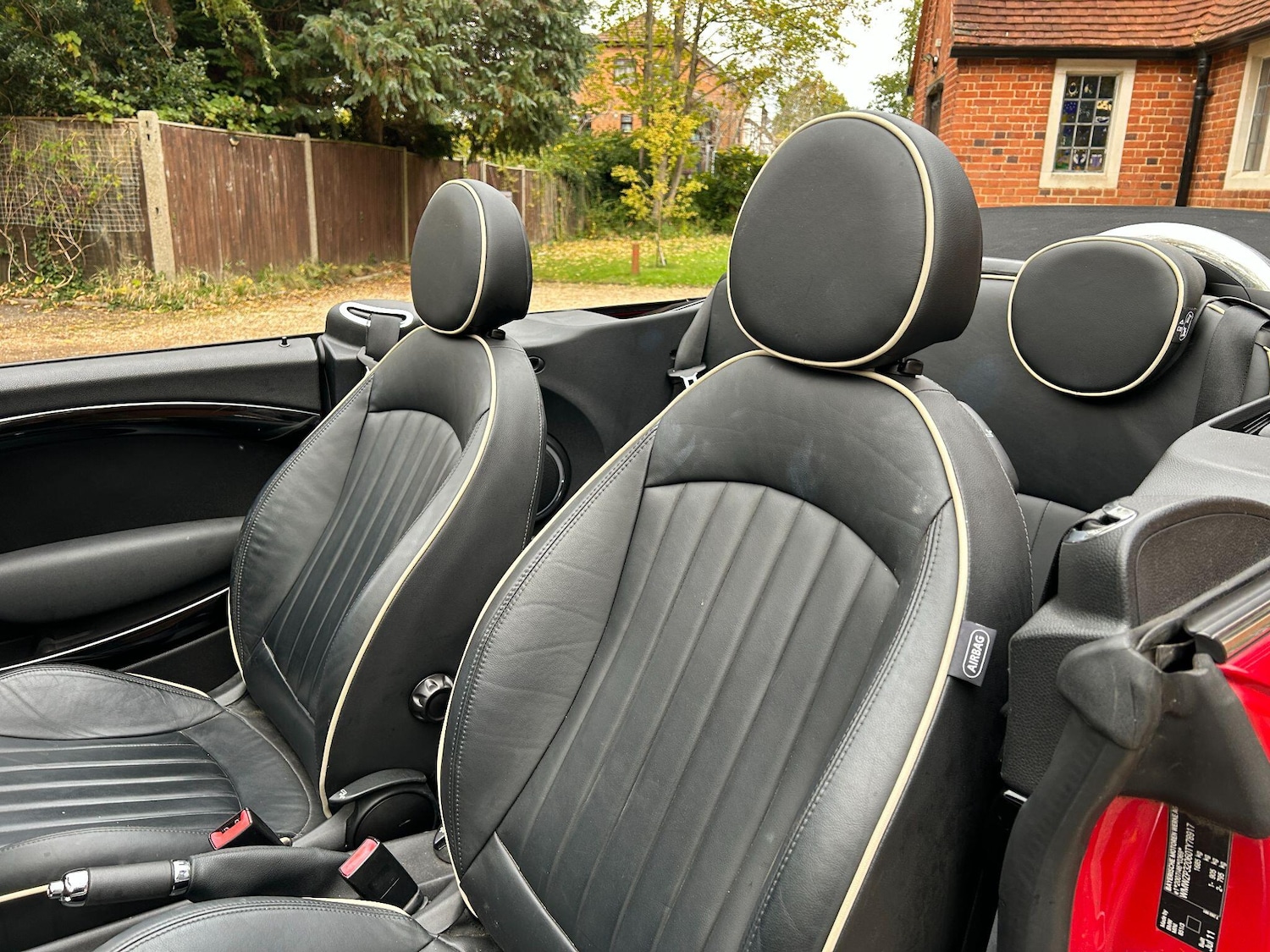 Used MINI Convertible 2011 for sale - 76314630: Photo 13