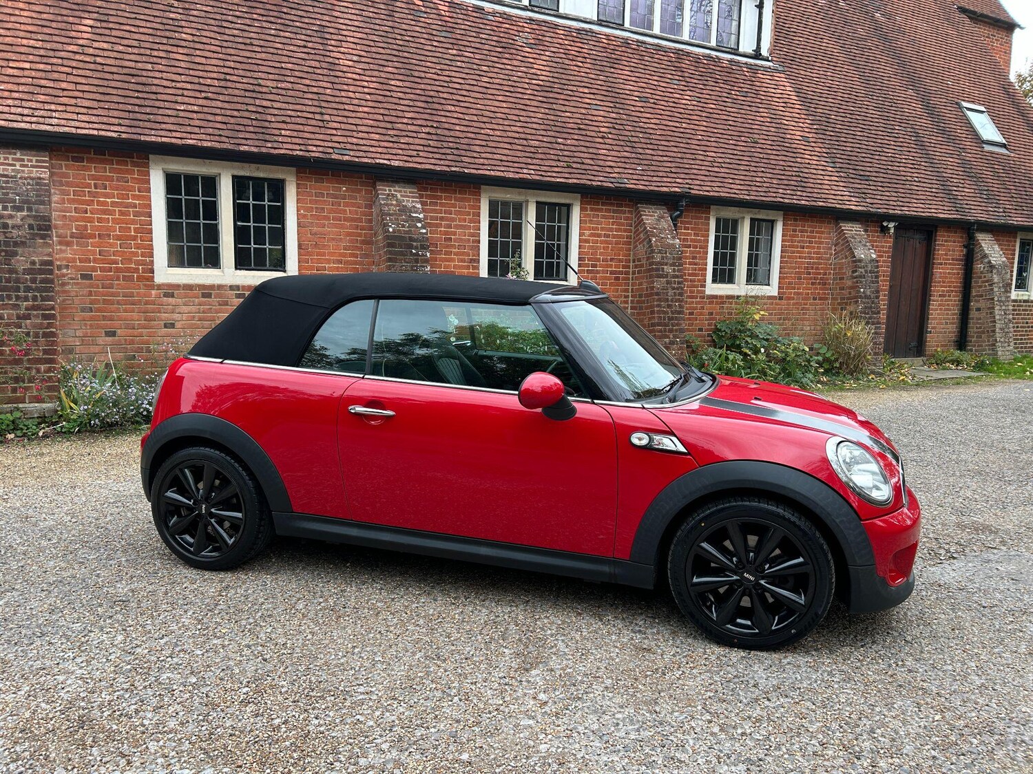 Used MINI Convertible 2011 for sale - 76314630: Photo 26