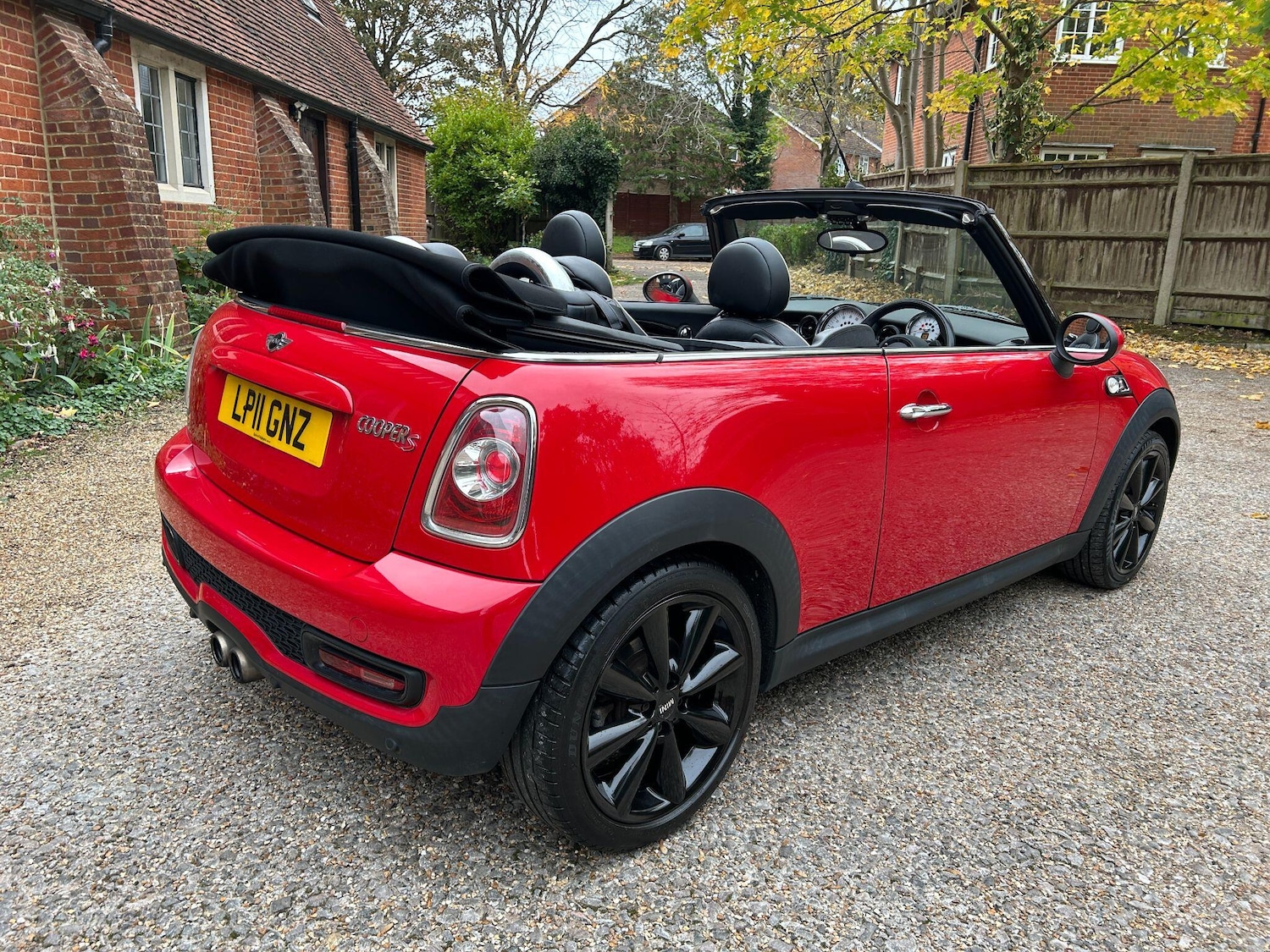 Used MINI Convertible 2011 for sale - 76314630: Photo 37