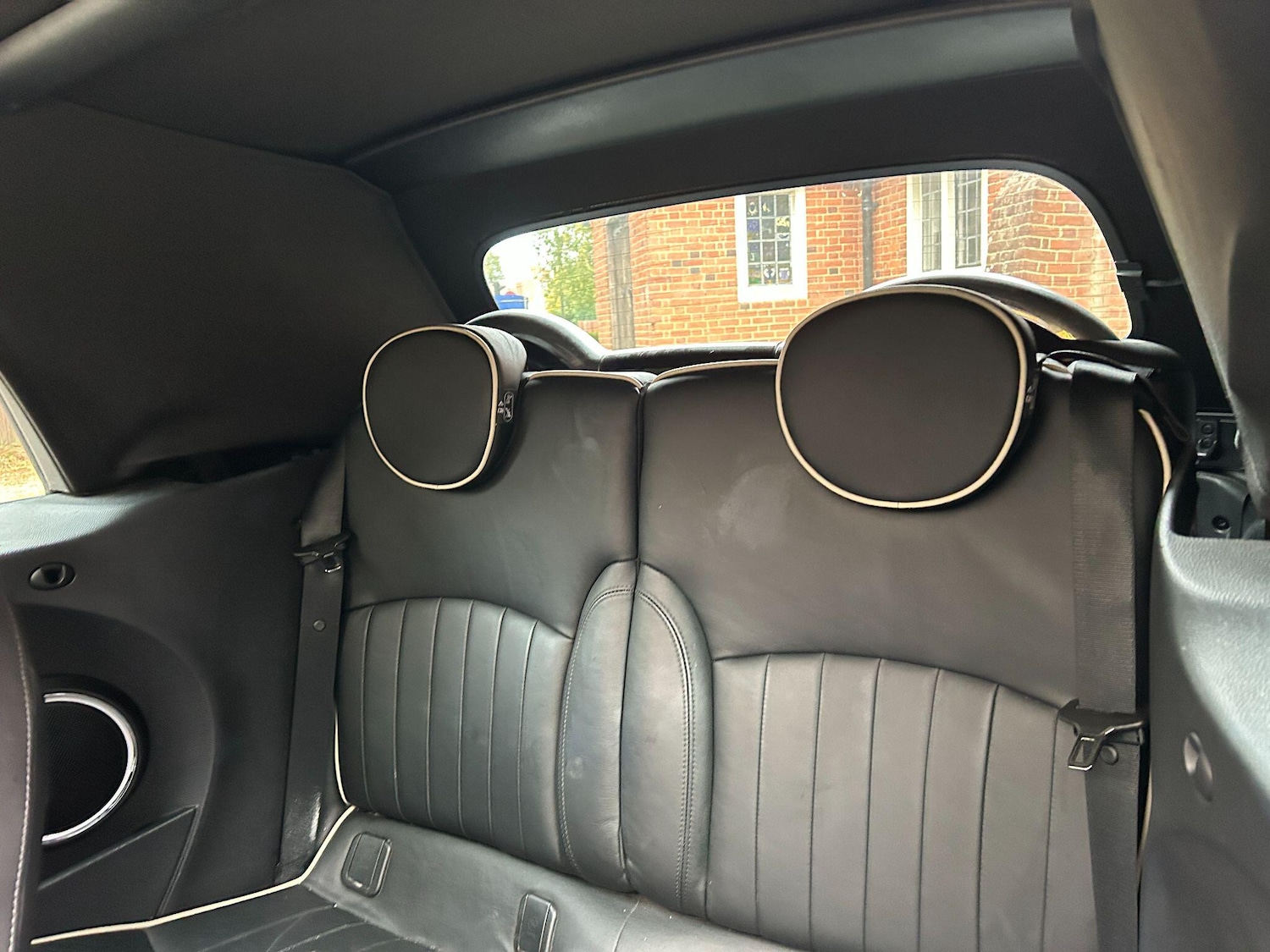 Used MINI Convertible 2011 for sale - 76314630: Photo 9