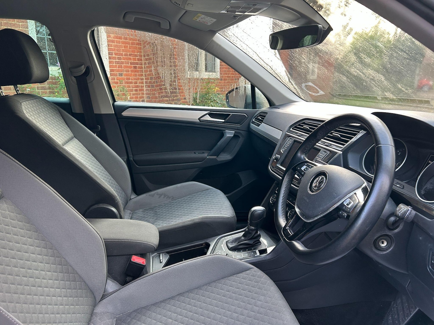 Used Volkswagen Tiguan 2016 for sale - 76994533: Photo 2