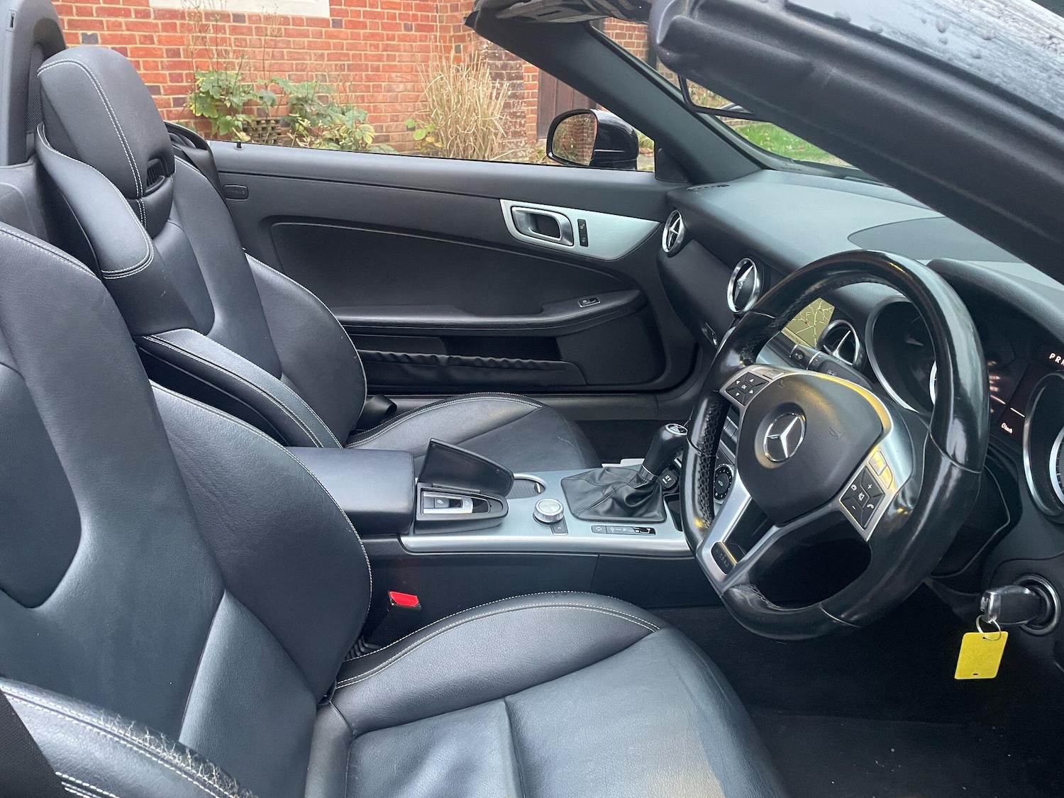 Used Mercedes-Benz SLK 2014 for sale - 76690017: Photo 2