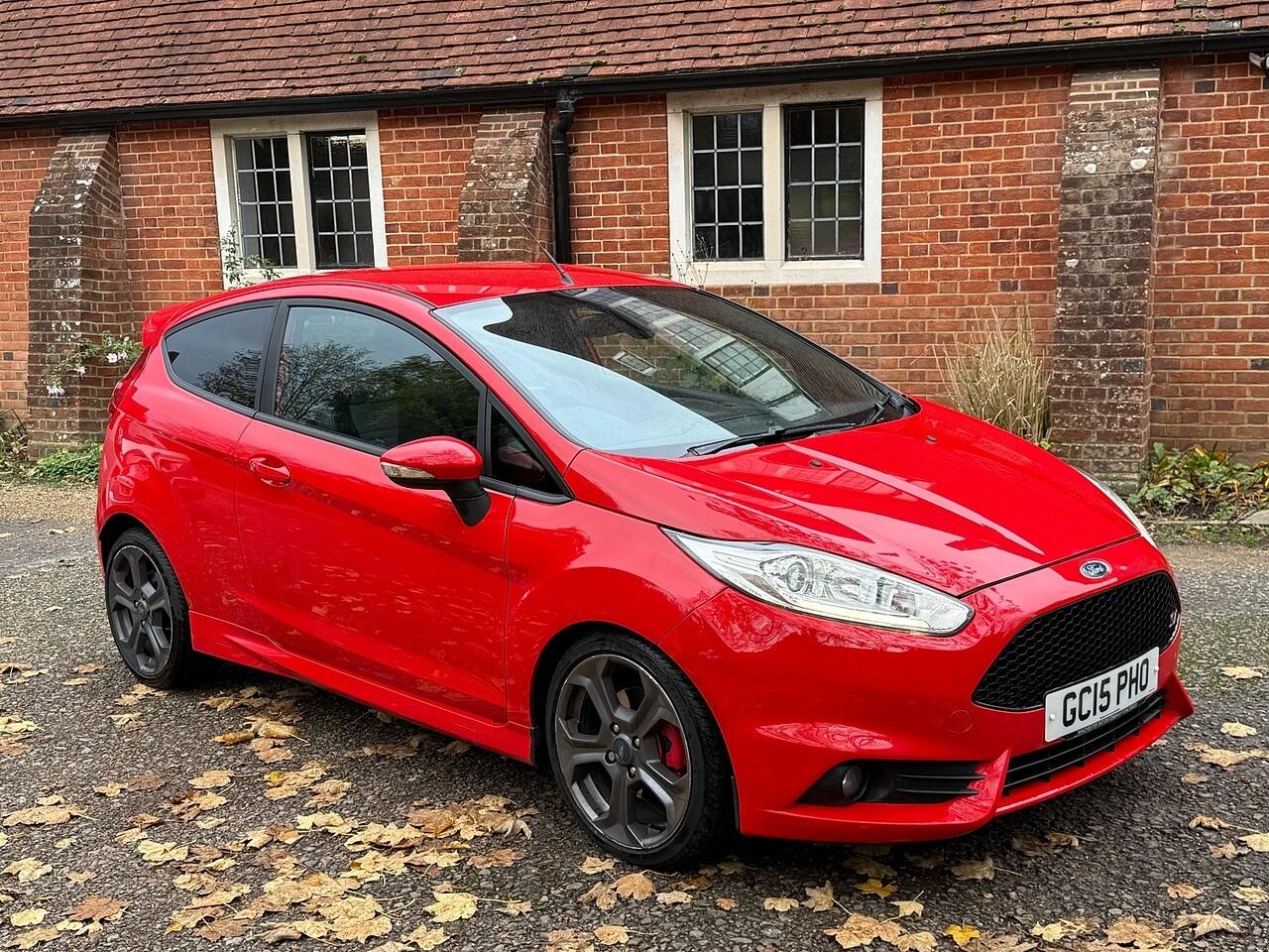 Used Ford Fiesta 2015 for sale - 76994280: Photo 2