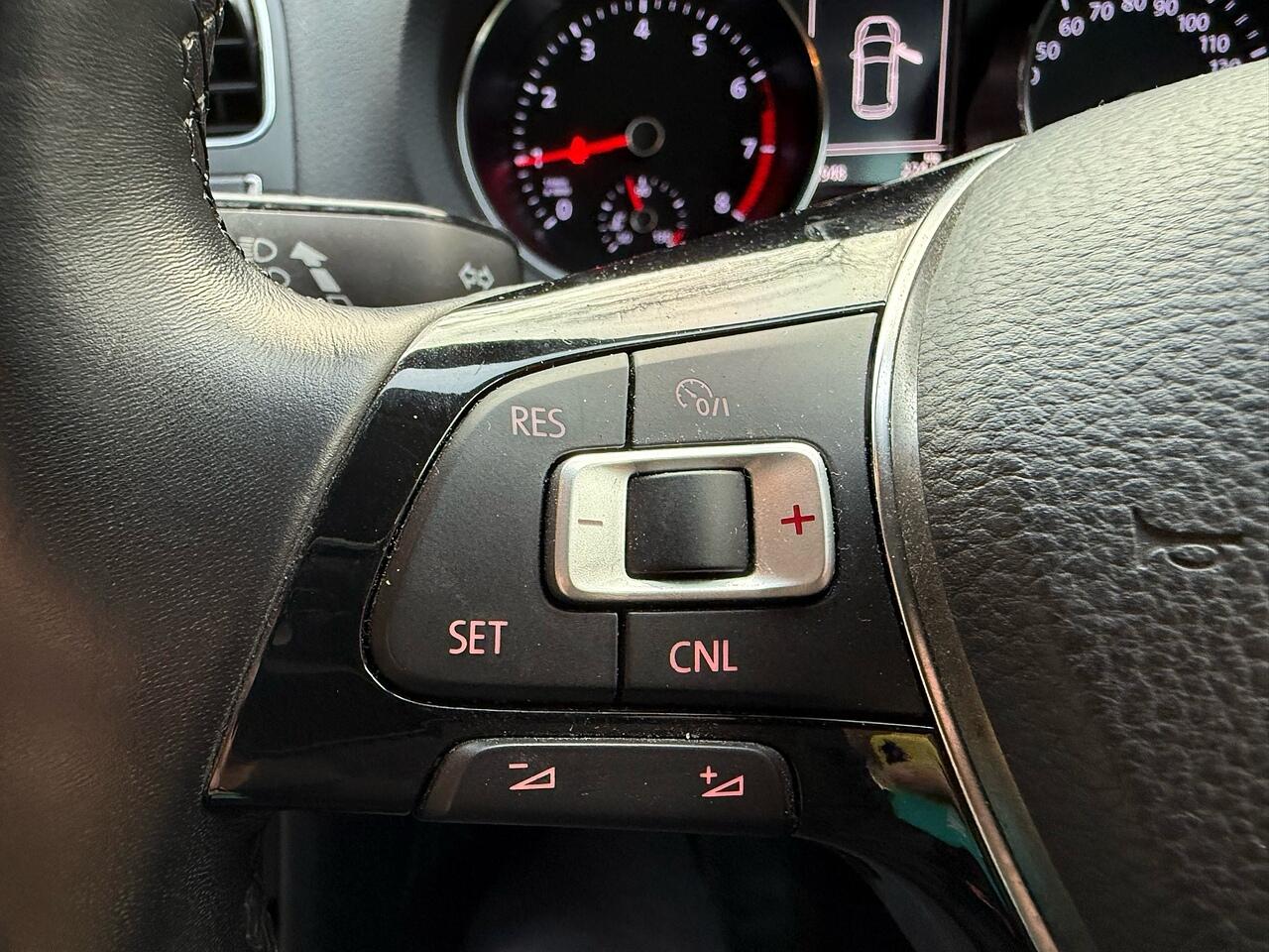 Used Volkswagen Polo 2015 for sale - 77202611: Photo 35