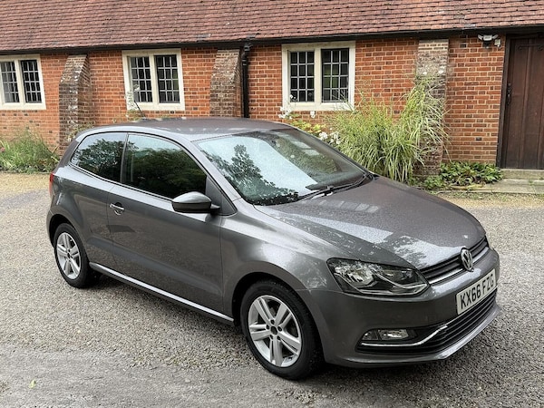 Used Volkswagen Polo 2016 for sale - 76020956: Photo 2