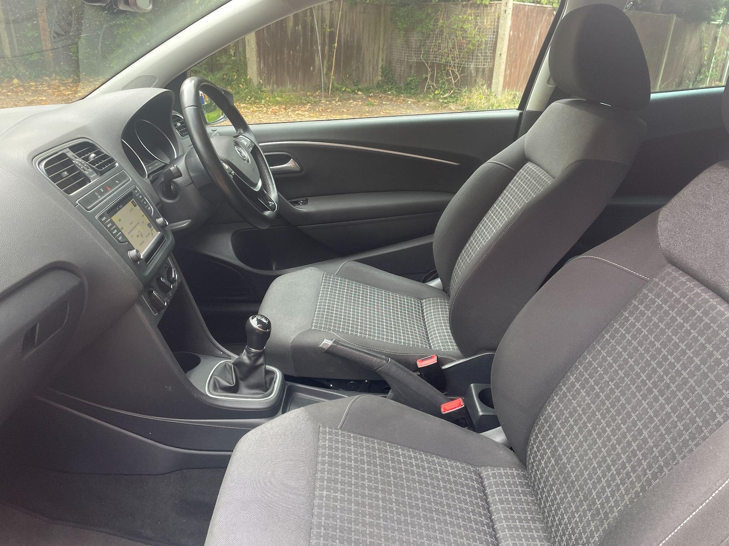 Used Volkswagen Polo 2016 for sale - 76666796: Photo 3