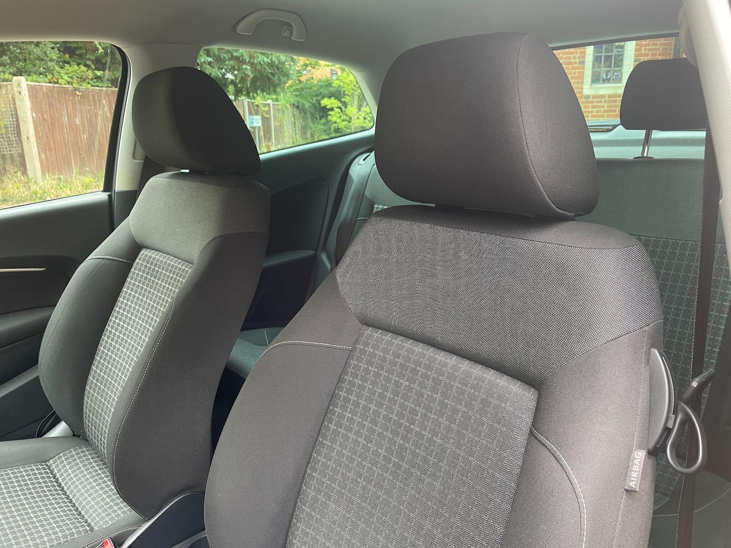 Used Volkswagen Polo 2016 for sale - 76666796: Photo 8