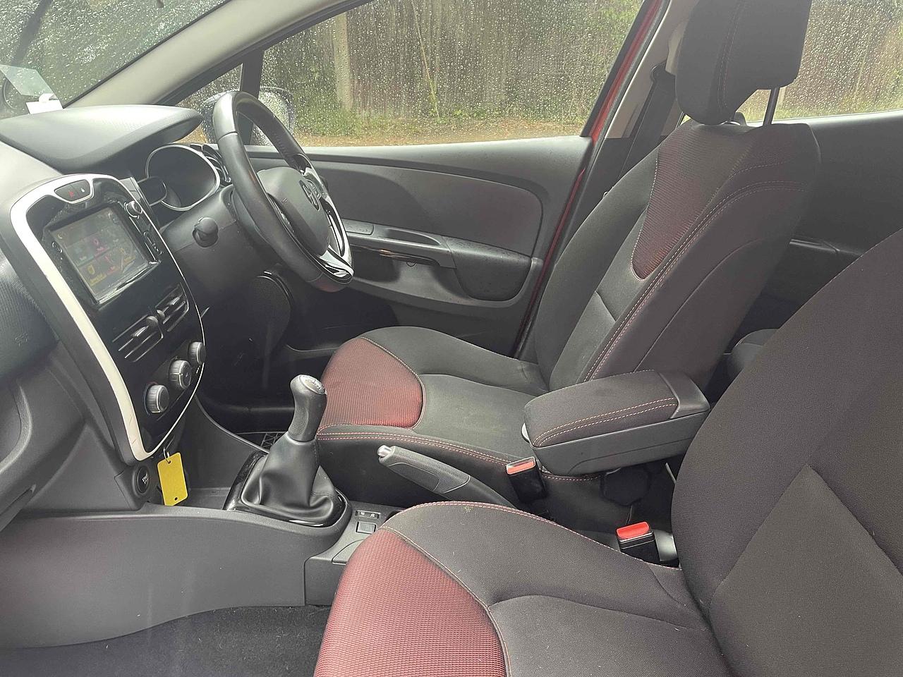 Used Renault Clio 2016 for sale - 76646340: Photo 4