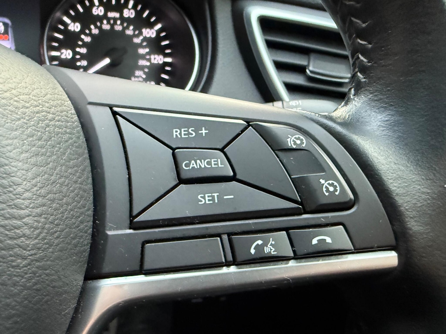 Used Nissan Qashqai 2018 for sale - 76550372: Photo 38