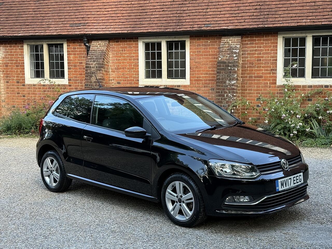 Used Volkswagen Polo 2017 for sale - 76042826: Photo 2