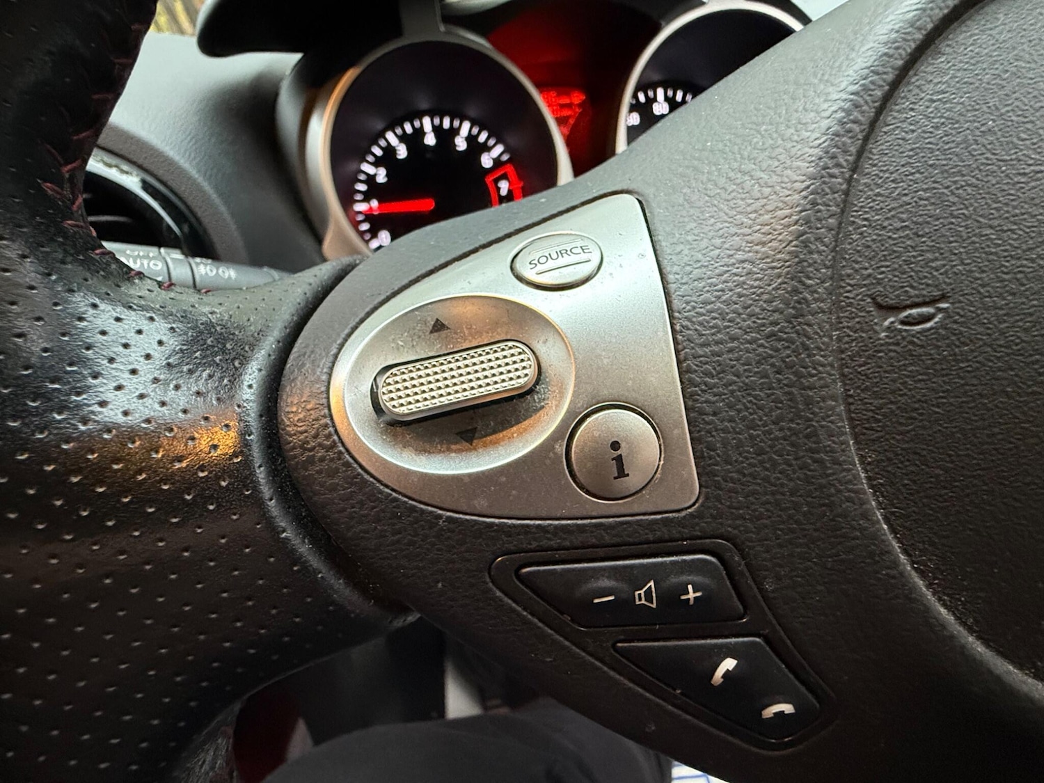 Used Nissan Juke 2015 for sale - 76349174: Photo 28