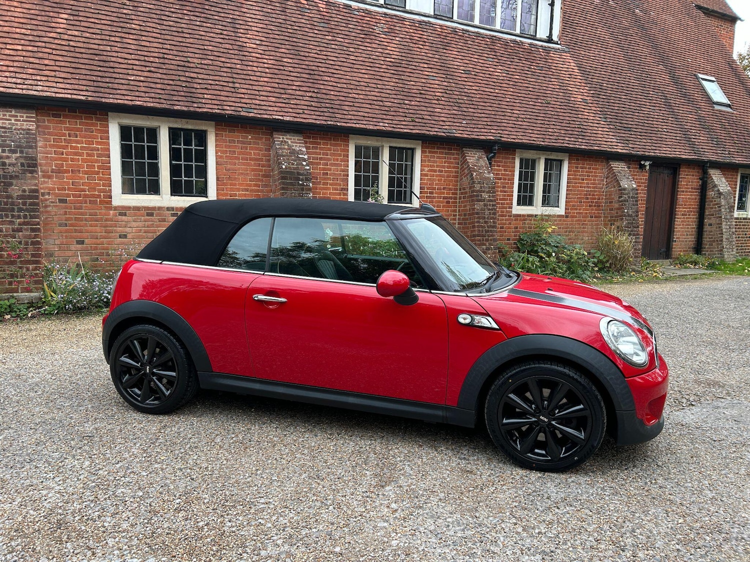 Used MINI Convertible 2011 for sale - 76995182: Photo 26