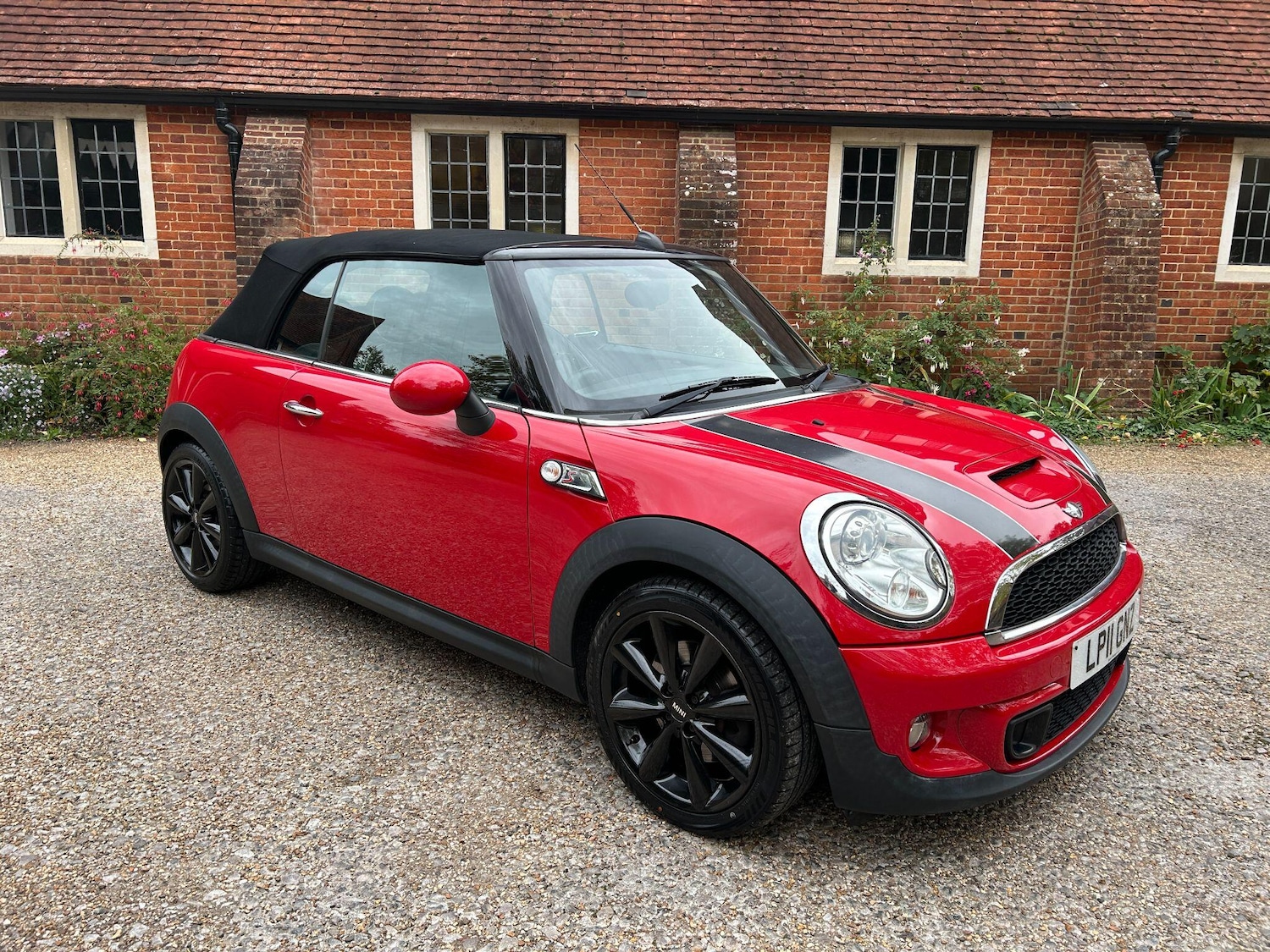 Used MINI Convertible 2011 for sale - 76995182: Photo 27