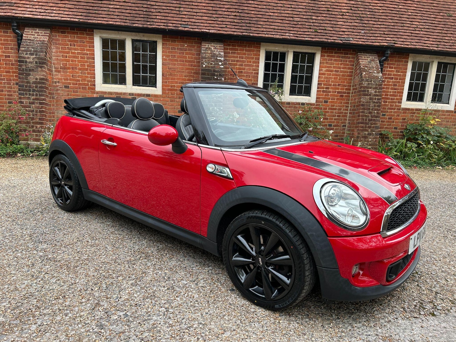 Used MINI Convertible 2011 for sale - 76995182: Photo 33