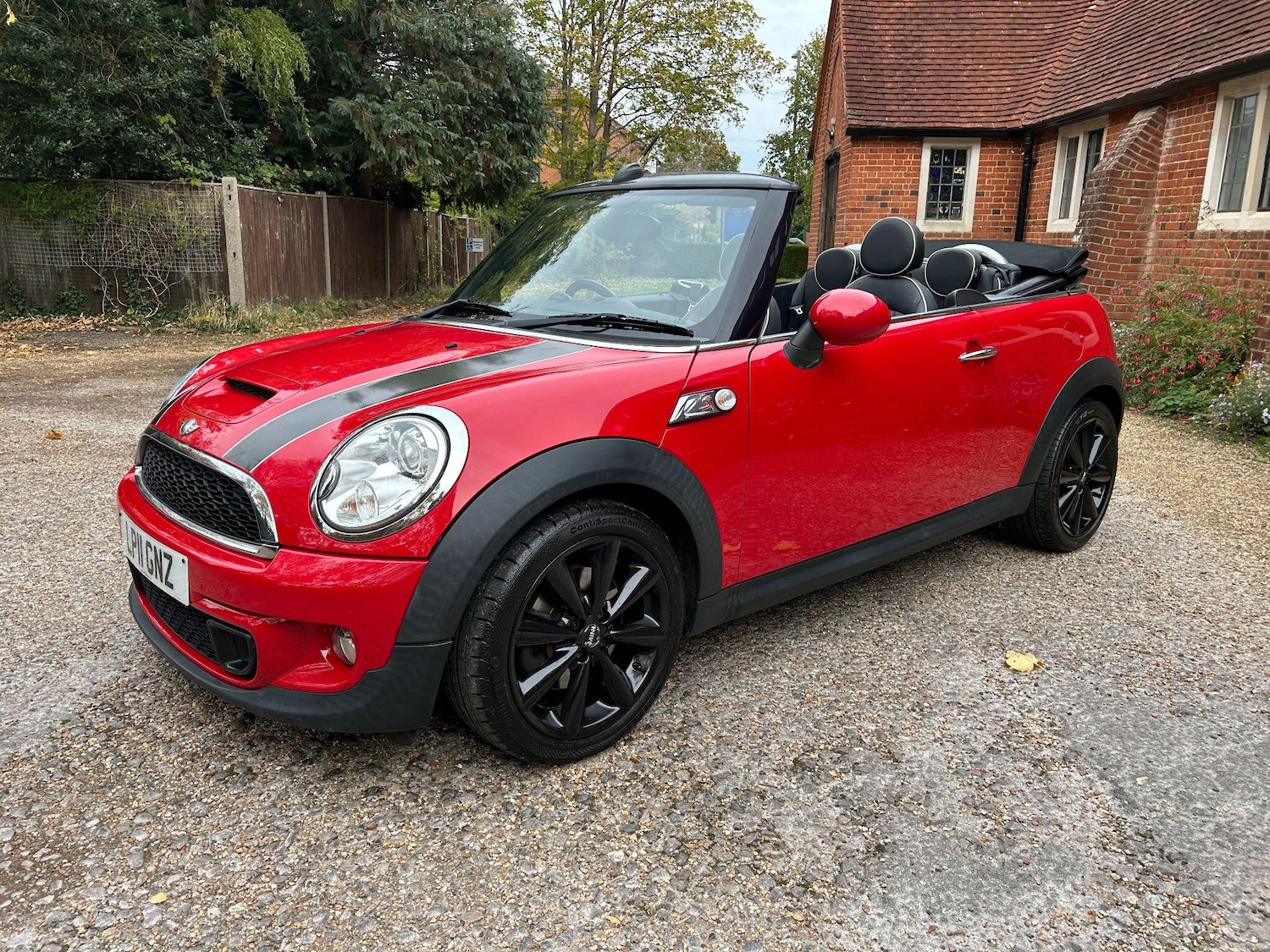 Used MINI Convertible 2011 for sale - 76995182: Photo 34