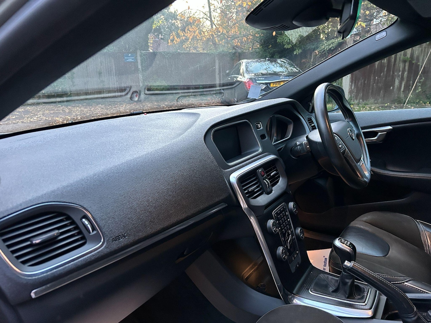 Used Volvo V40 2017 for sale - 76995539: Photo 4