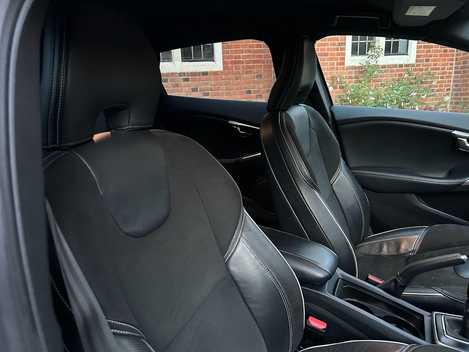 Used Volvo V40 2017 for sale - 76995539: Photo 7