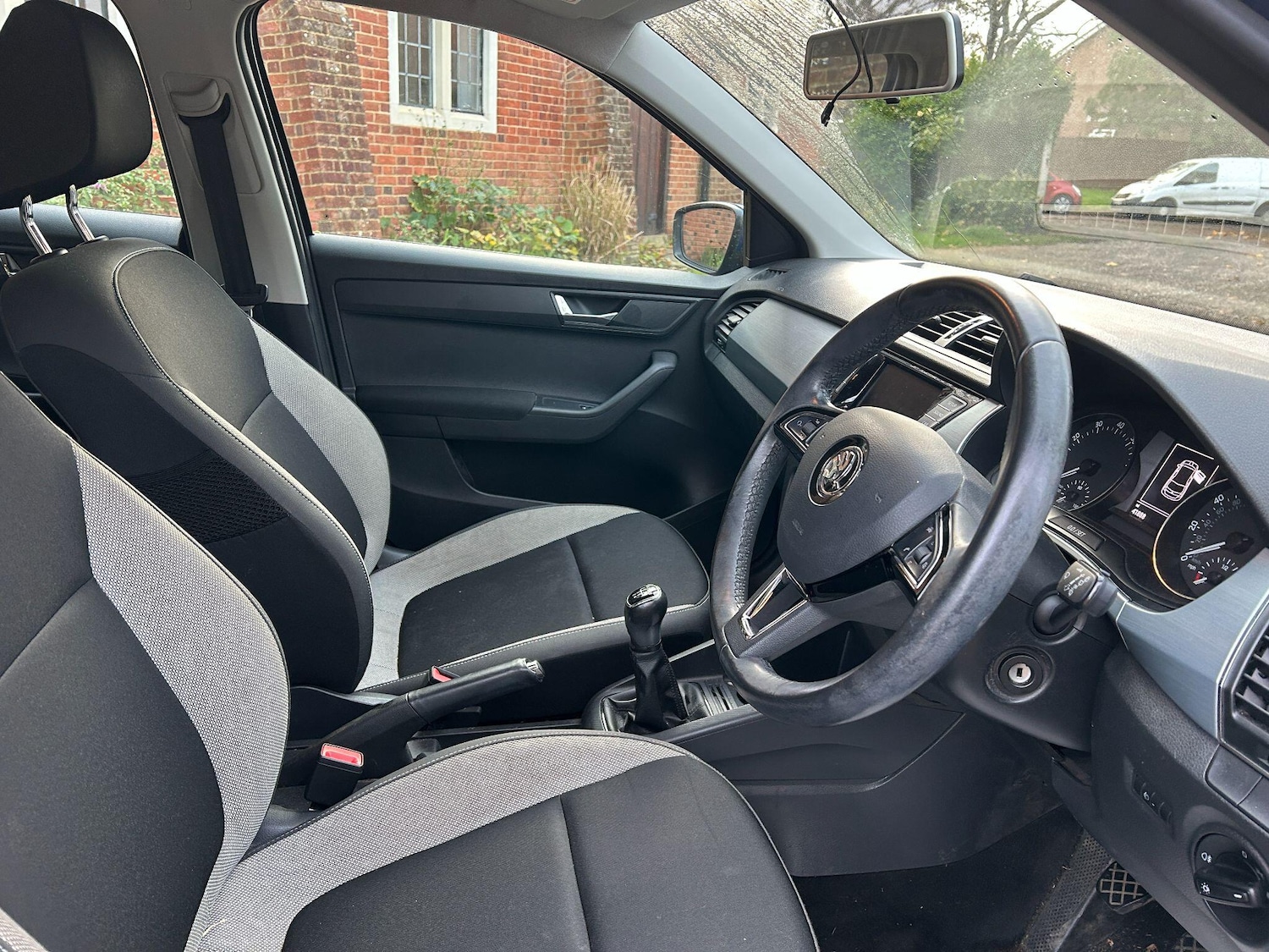 Used Skoda Fabia 2017 for sale - 76990854: Photo 2