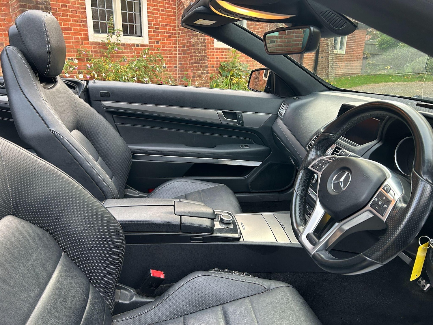 Used Mercedes-Benz E Class 2015 for sale - 77098015: Photo 2