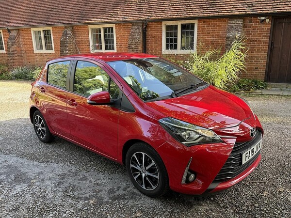 Used Toyota Yaris 2019 for sale - 76175021: Photo 2