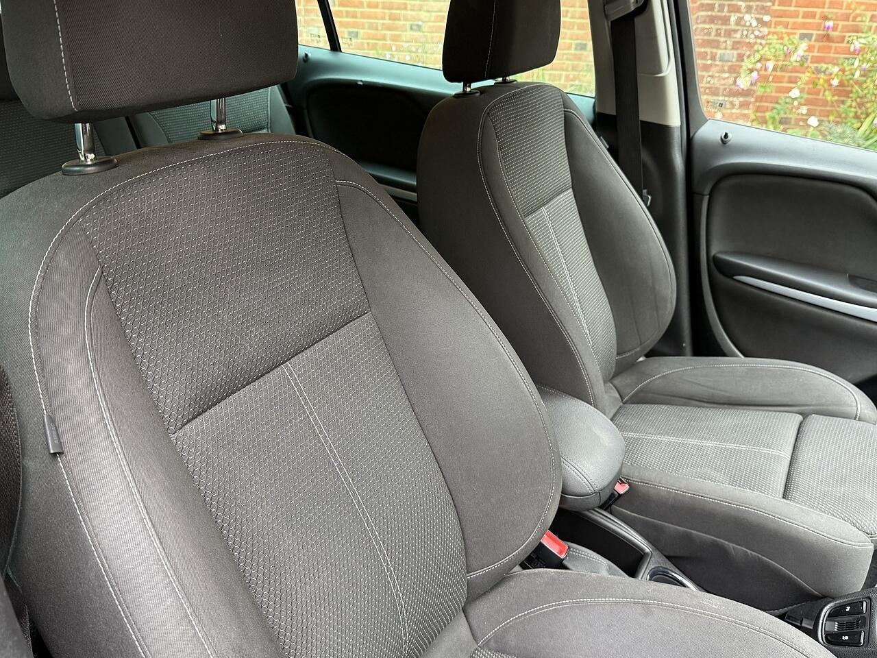 Used Vauxhall Zafira Tourer 2017 for sale - 76175235: Photo 17
