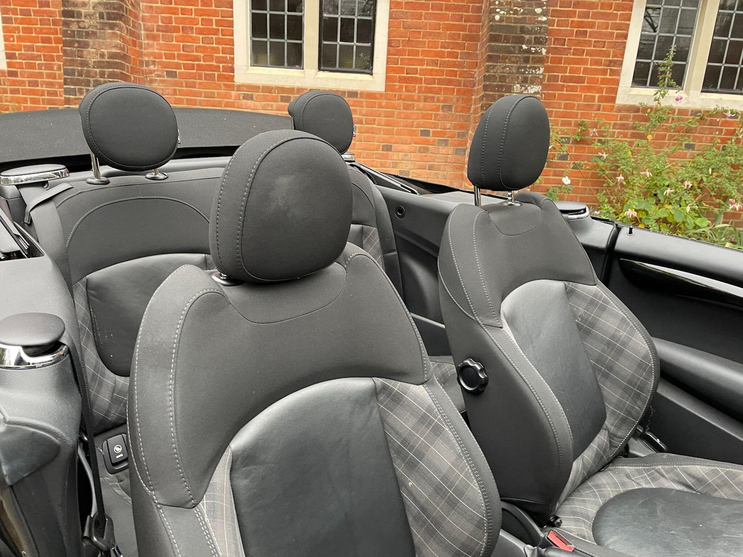 Used MINI Convertible 2017 for sale - 76607500: Photo 9