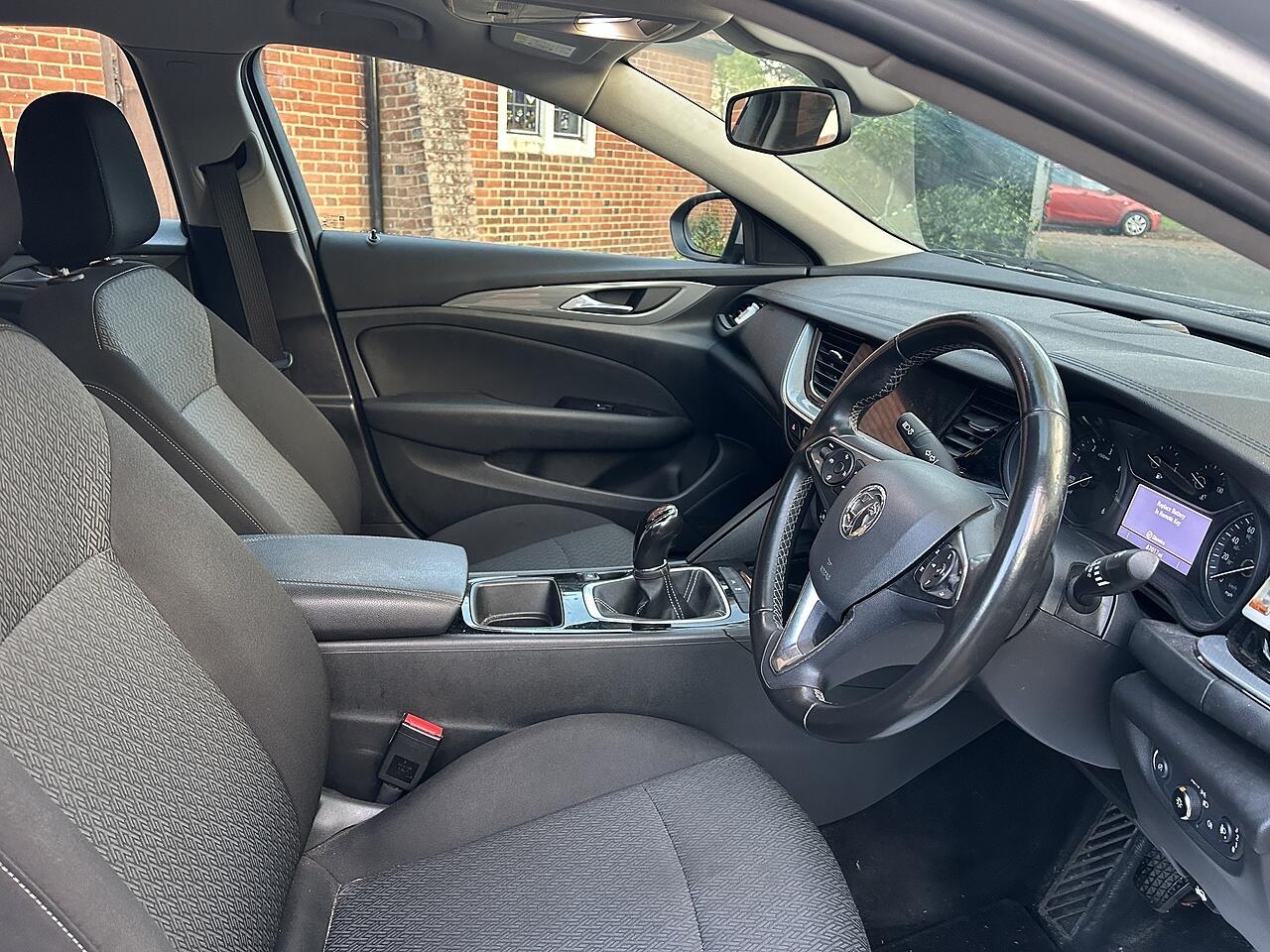 Used Vauxhall Insignia 2018 for sale - 77016550: Photo 2