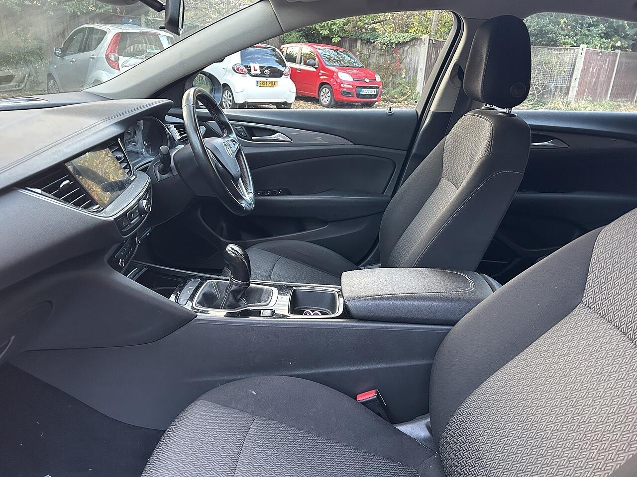 Used Vauxhall Insignia 2018 for sale - 77016550: Photo 3