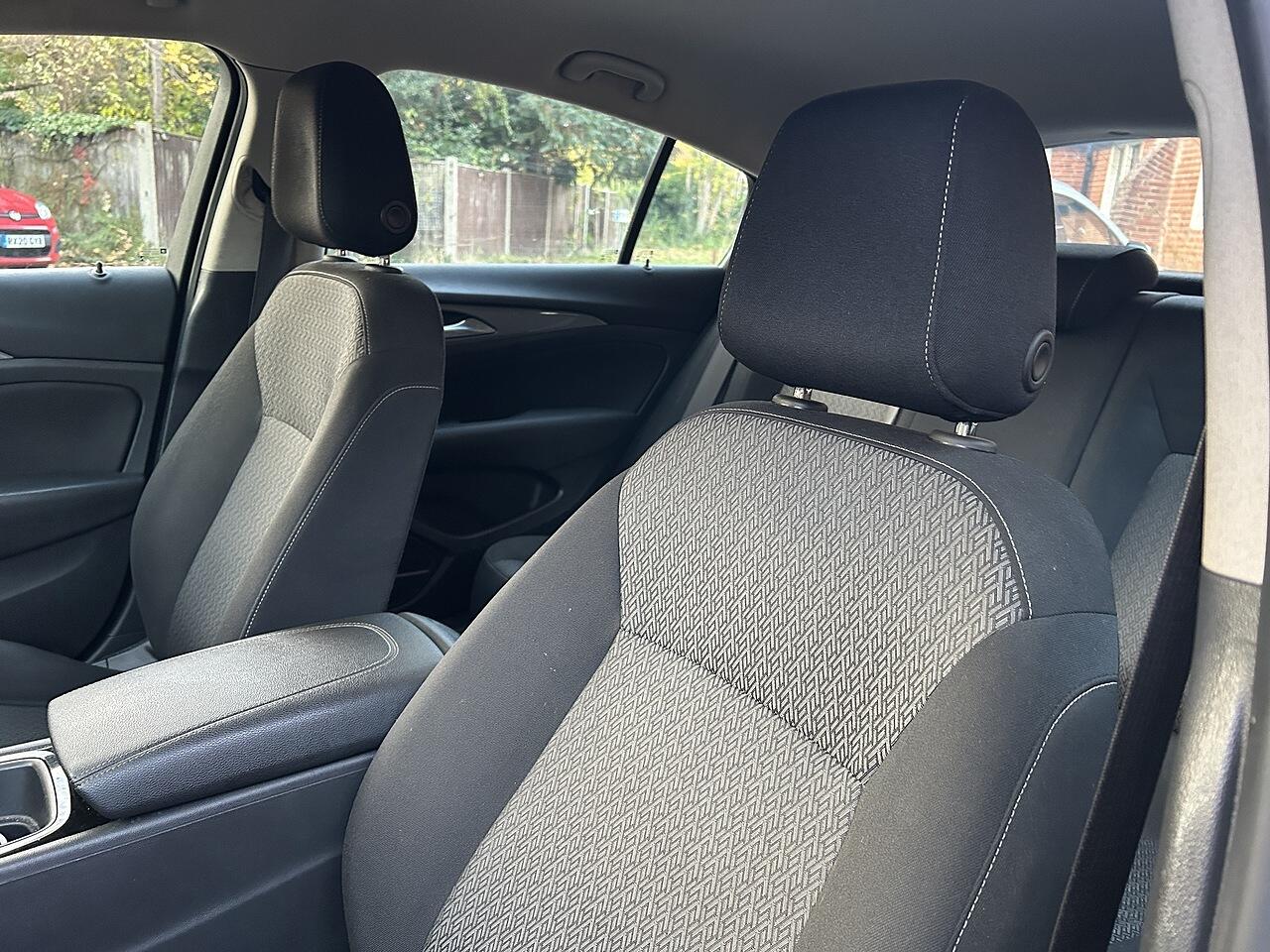 Used Vauxhall Insignia 2018 for sale - 77016550: Photo 9