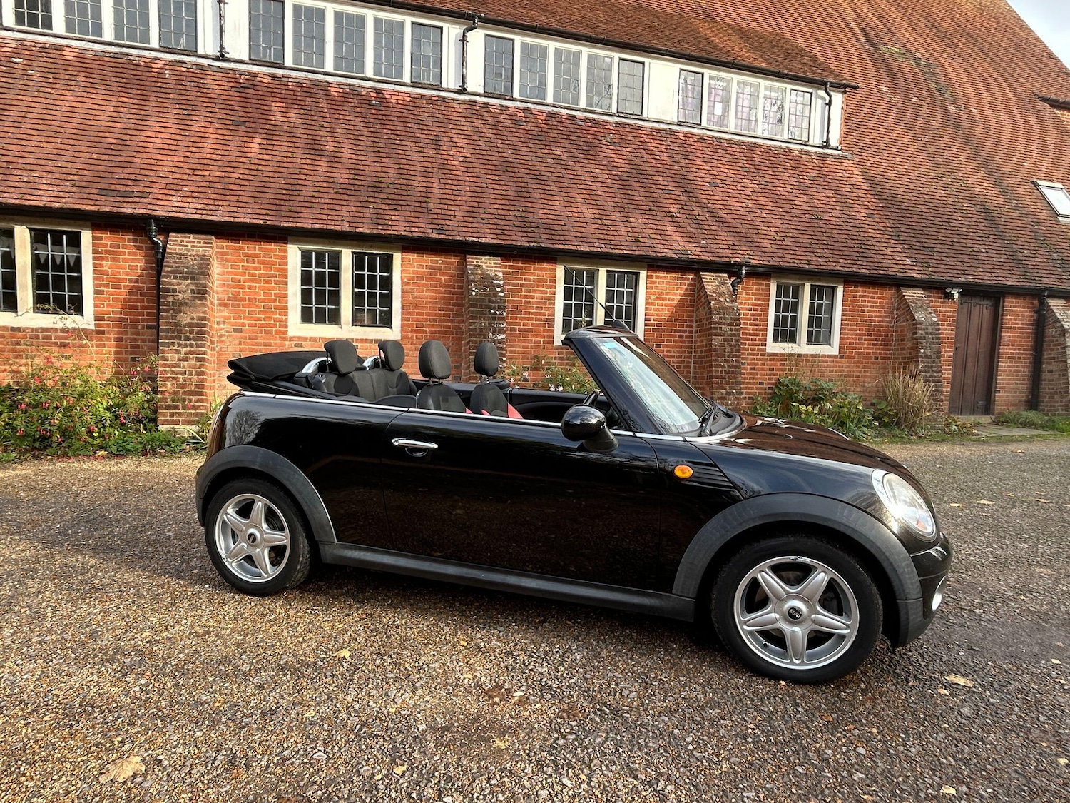 Used MINI Convertible 2010 for sale - 76562035: Photo 1