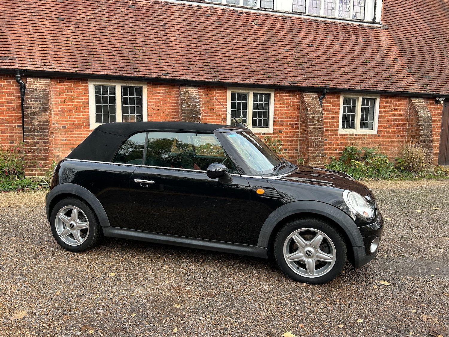 Used MINI Convertible 2010 for sale - 76562035: Photo 19
