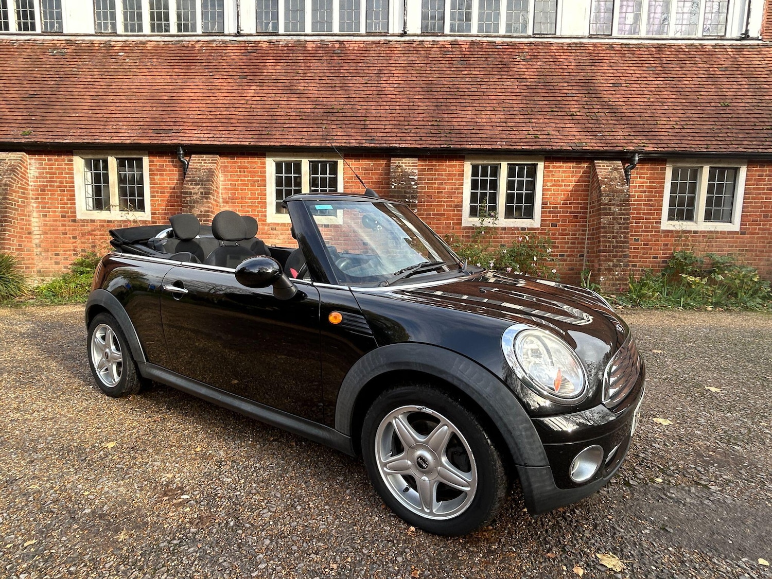Used MINI Convertible 2010 for sale - 76562035: Photo 23