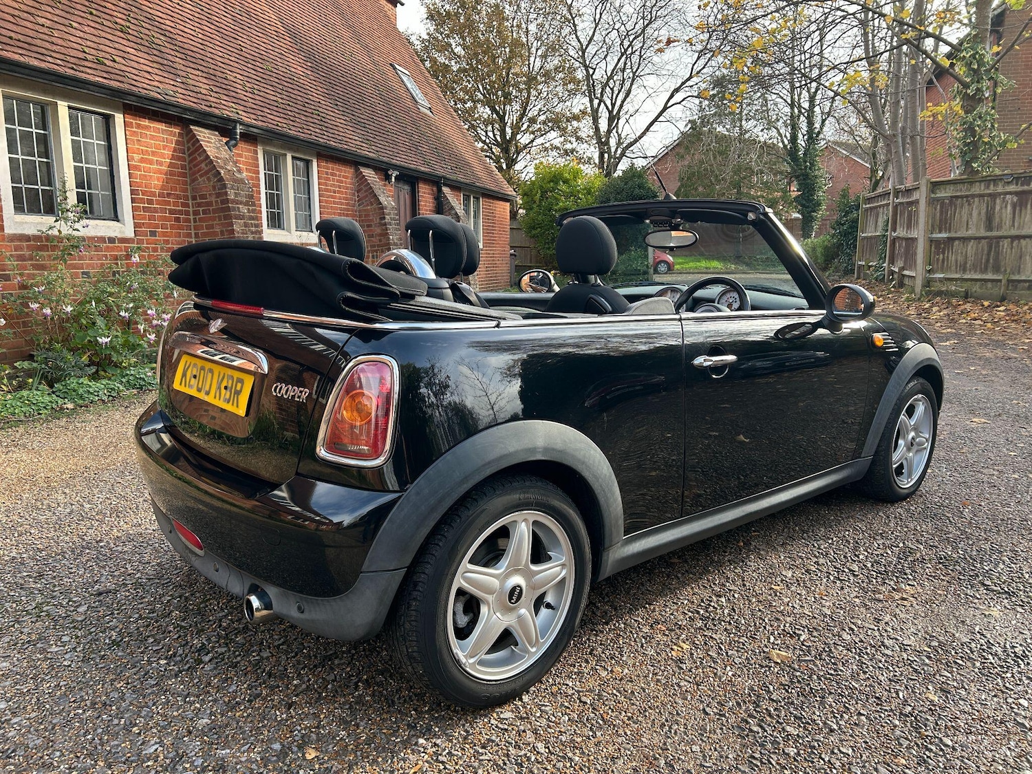 Used MINI Convertible 2010 for sale - 76562035: Photo 26