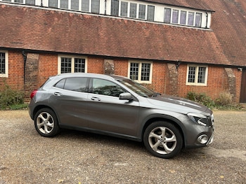 Mercedes-Benz - GLA