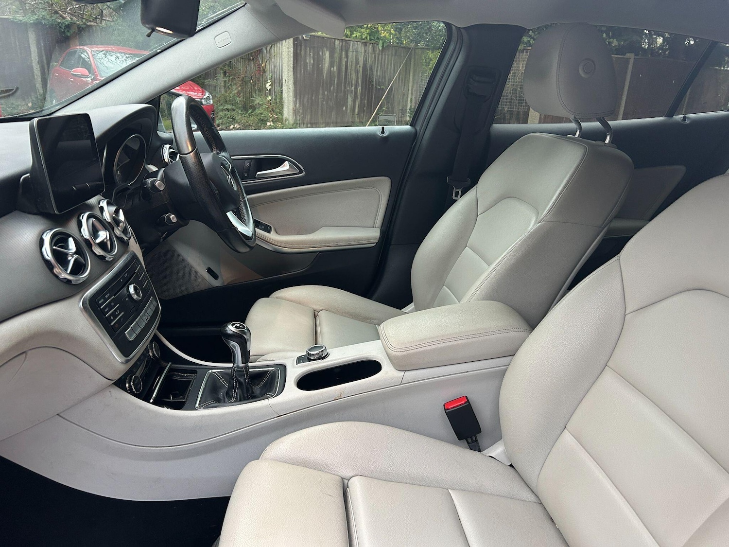 Used Mercedes-Benz GLA 2017 for sale - 76752677: Photo 3