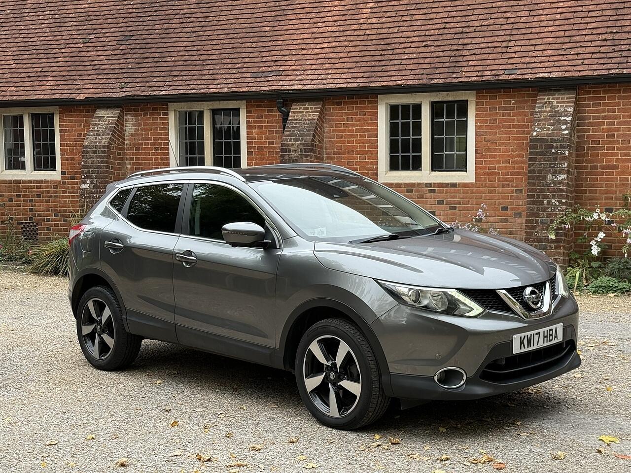 Used Nissan Qashqai 2017 for sale - 76314728: Photo 2