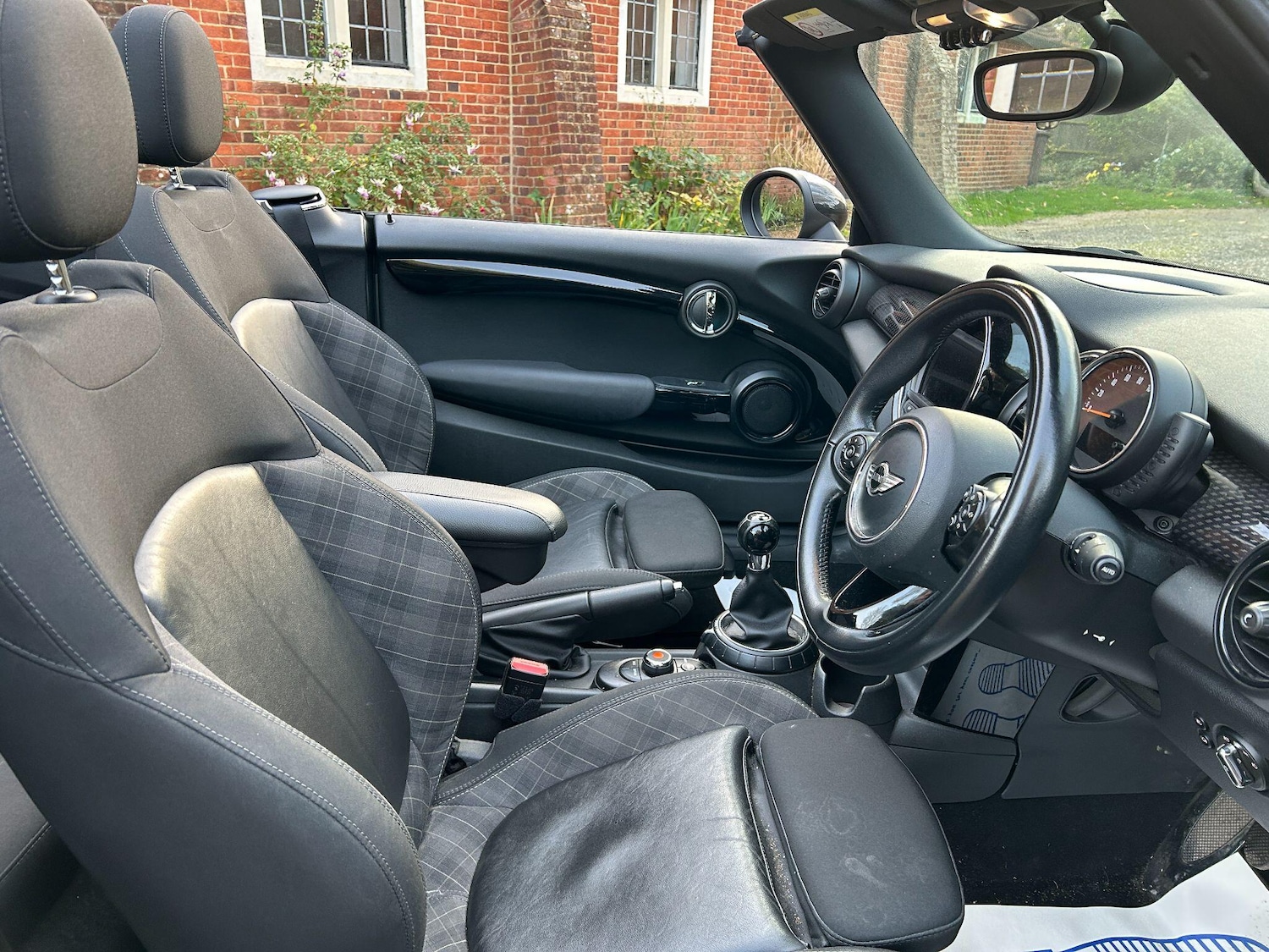 Used MINI Convertible 2017 for sale - 76596929: Photo 2