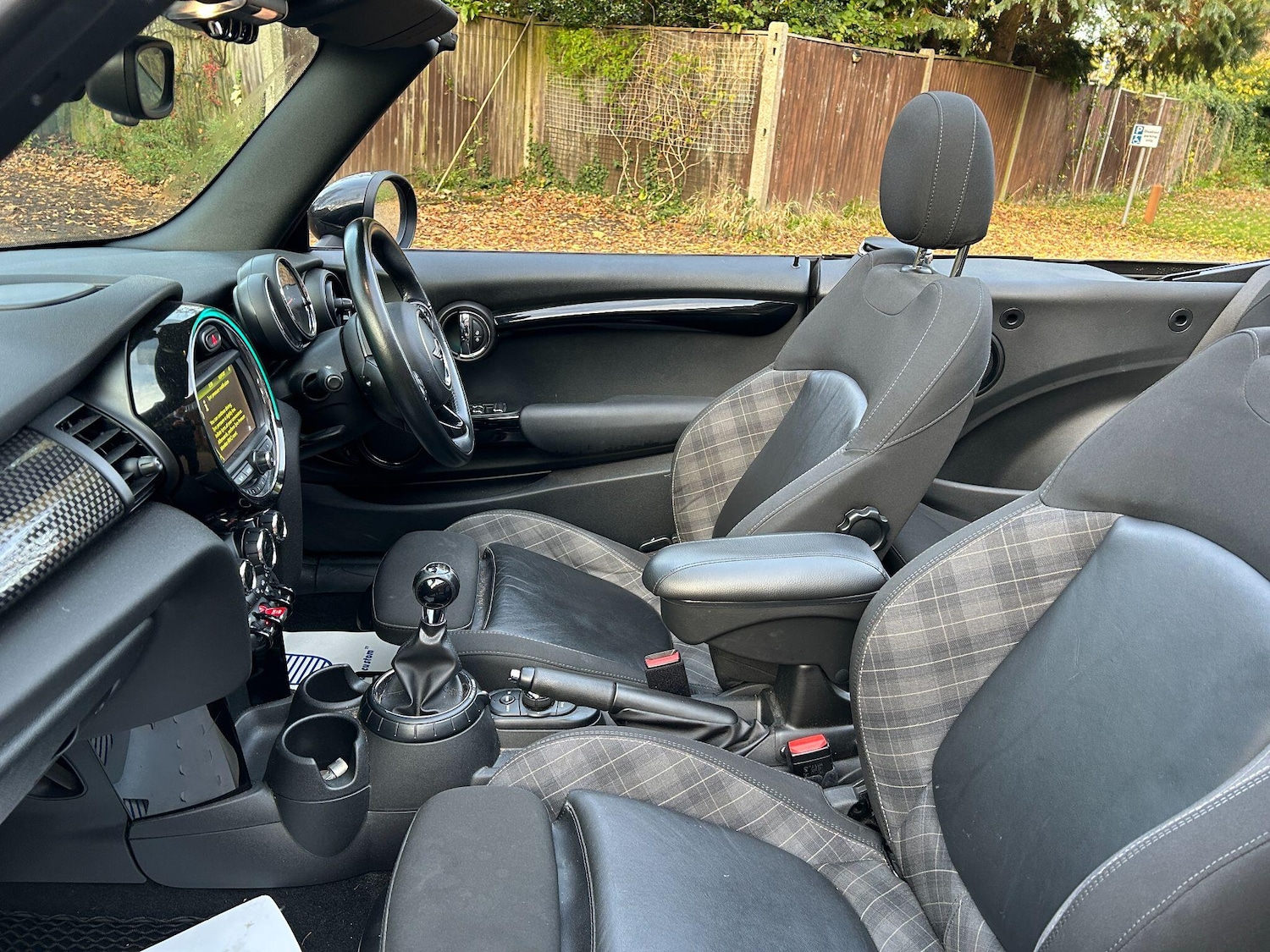 Used MINI Convertible 2017 for sale - 76596929: Photo 3